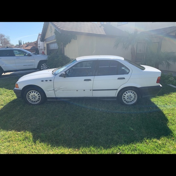 1992 BMw 325i - Picture 3 of 8